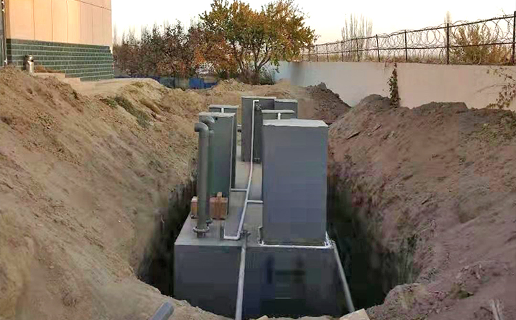 新疆新和县地埋式污水处理设备安装图片